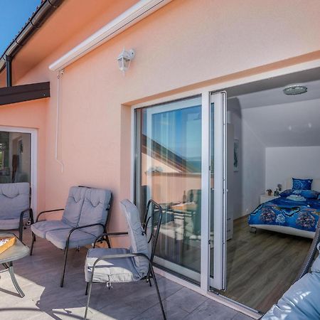 Nice Apartment In Stara Baska With Kitchen Eksteriør bilde