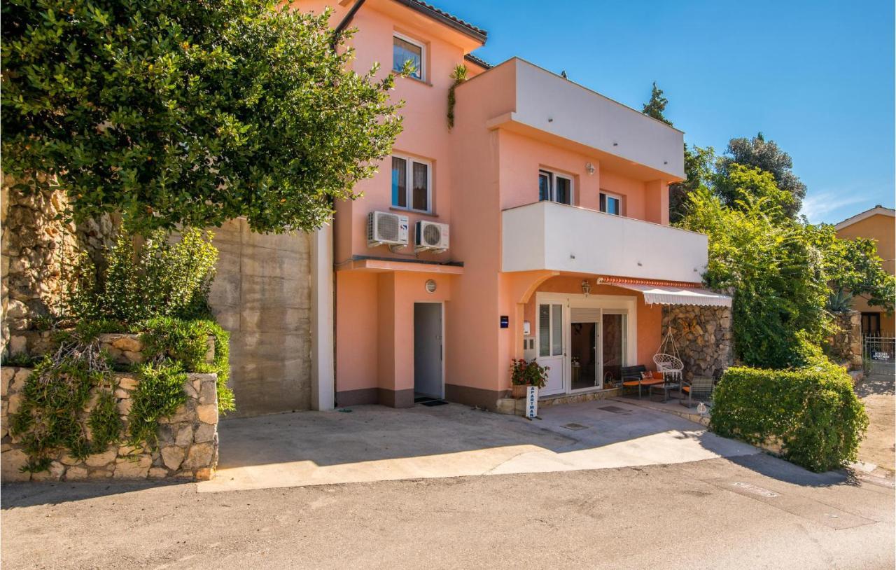 Nice Apartment In Stara Baska With Kitchen Eksteriør bilde