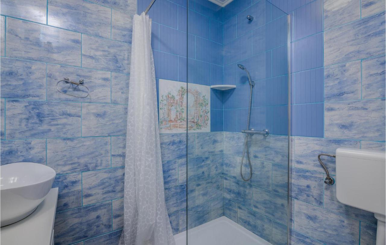 Nice Apartment In Stara Baska With Kitchen Eksteriør bilde
