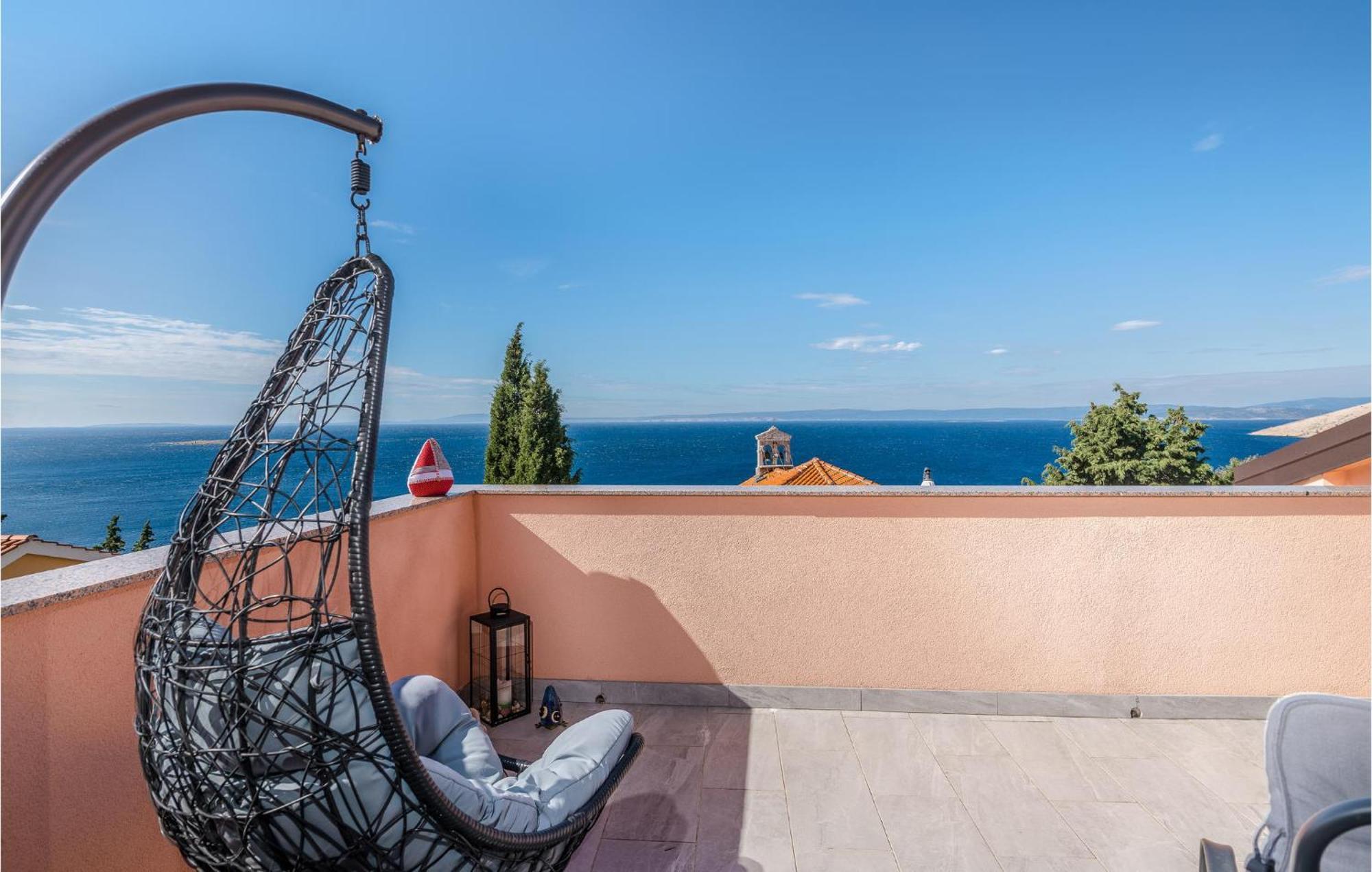 Nice Apartment In Stara Baska With Kitchen Eksteriør bilde