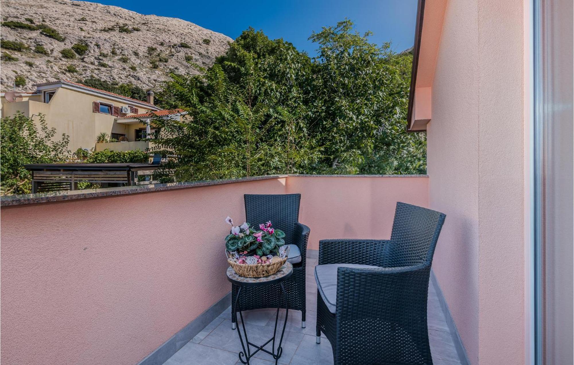 Nice Apartment In Stara Baska With Kitchen Eksteriør bilde